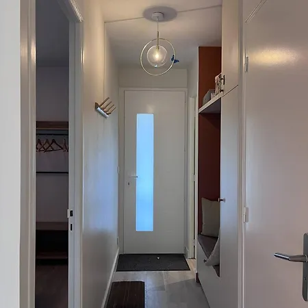 Appartement Calme à Avec Parking Privatif - Fr-1-812-145